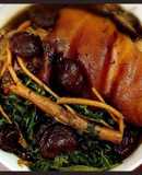 Braised Pork Trotters with Chinese Herbs and Mugwort