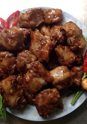 Hình của món Sườn xào chua ngọt.