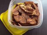 Keripik pisang cokelat