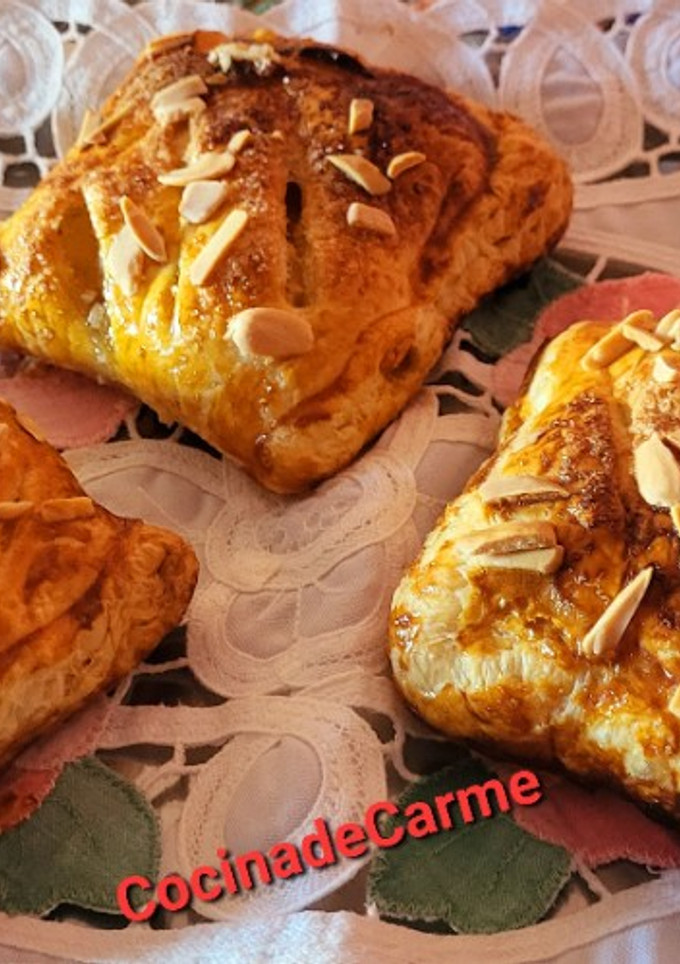 Una foto de Hojaldres de manzana y almendras