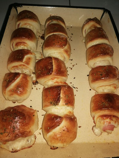 Una foto de Rollitos de jamón y queso