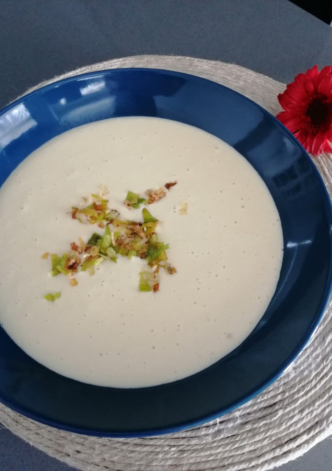 Una foto de Puré de puerros o vichyssoise