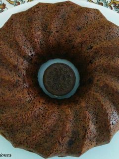 Una foto de Bizcocho de chocolate con galletas Oreo