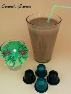Una foto de Smoothie de café, plátano y chocolate