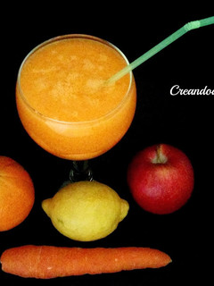 Foto principal de Smoothie de zanahoria, naranja, manzana y limón 