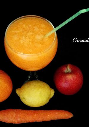 Una foto de Smoothie de zanahoria, naranja, manzana y limón 