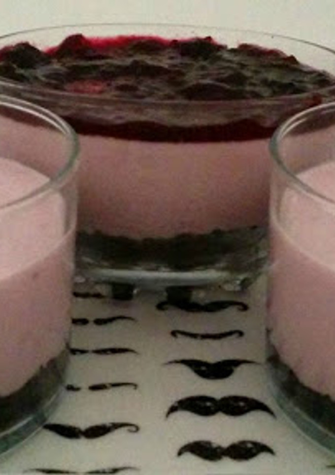 Una foto de Cheesecake de arándanos, con queso fresco batido 