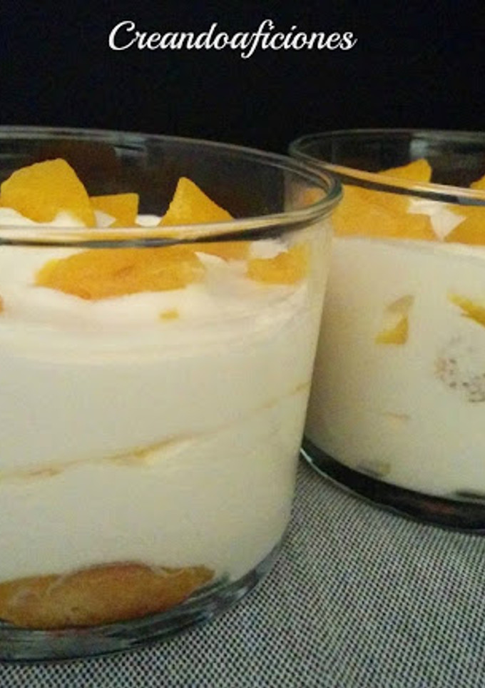Una foto de Vasos de tiramisú de melocotón