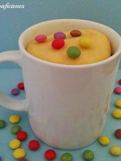 Una foto de Mug cake de limón