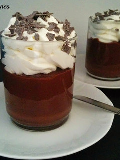 Una foto de Copas de chocolate y nata