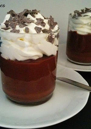 Una foto de Copas de chocolate y nata 