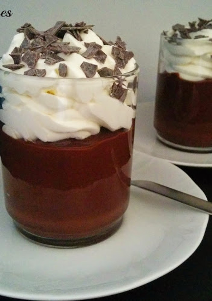 Una foto de Copas de chocolate y nata 