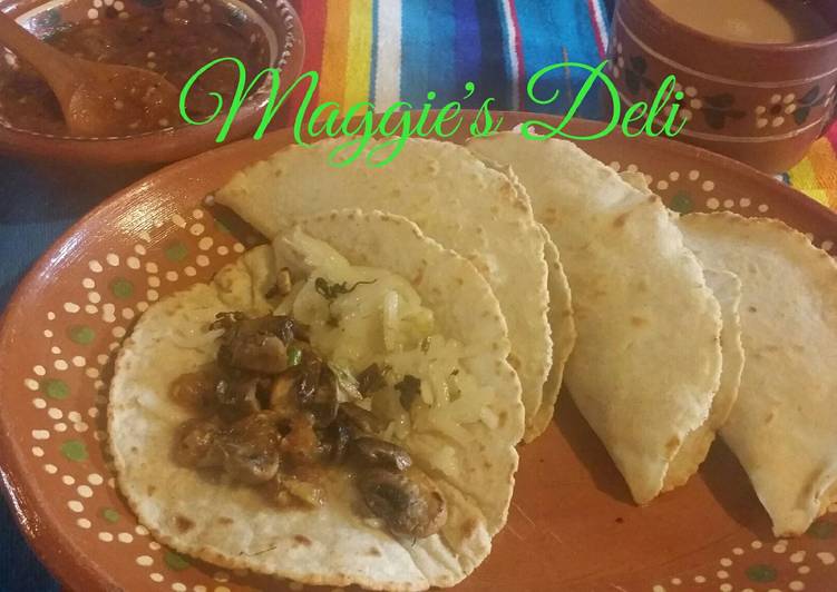 Quesadilla de champiñones y epazote Receta de Maggie Cookpad