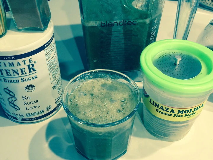 Easy Way Prepare Recipe Greens and Reds Smoothie that is Awesome, Really Delicious}