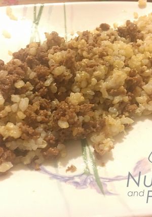 Una foto de Arroz integral con carne fit