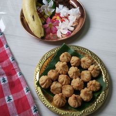 Fried Mawa Modak A picture of Fried Mawa Modak.