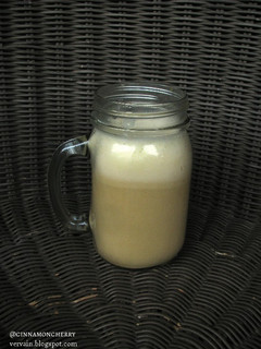 A picture of Teh Talua (Indonesian Eggnog).