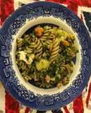 Pasta integral con verduras y queso de cabra