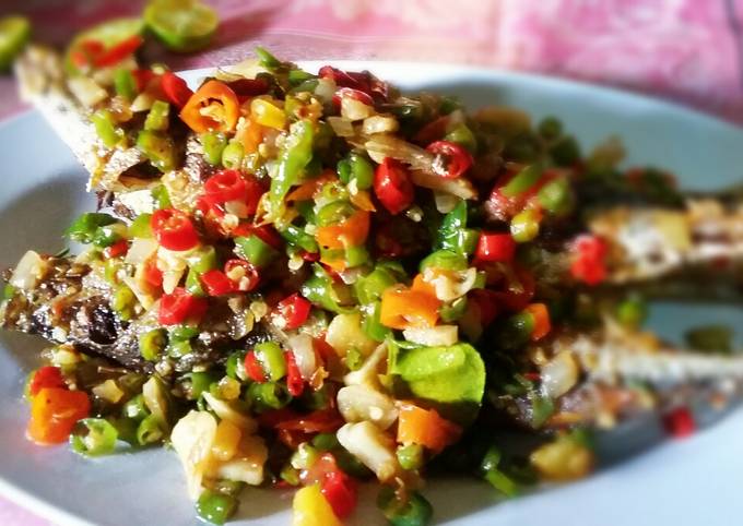 Resep Ikan Tumis Rawit 3rasa Oleh Naa Cookpad