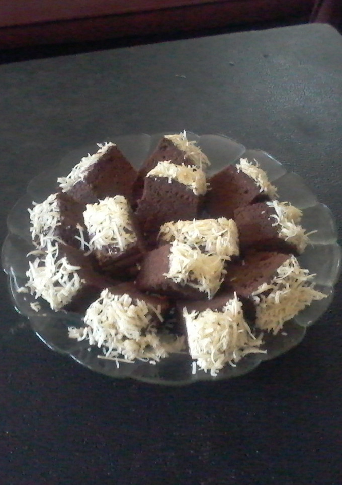 Foto resep Brownis kukus bertabur keju ala youmi