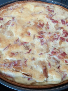 Una foto de Quiche de bacon y pollo