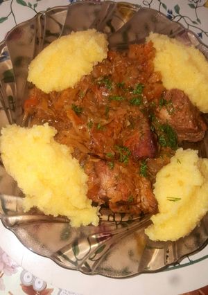 O poză a rețetei Varză noua scăzută la cuptor cu carne de porc.
