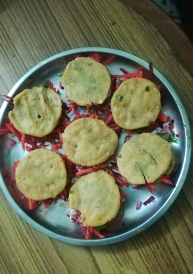 சேலம் தட்டு வடை செட்(salem thattu vadai set recipe in tamil) செய்முறை முக்கிய புகைப்படம்
