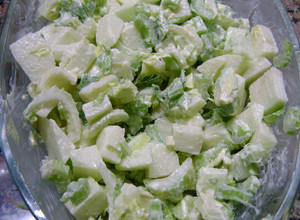 Una foto de Ensalada de apio y manzana verde
