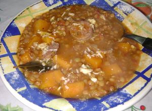 Una foto de Guiso de lentejas con chorizo colorado