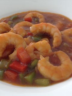 Une photo de Crevettes et légumes à la sauce chinoise