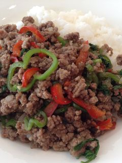 Une photo de Bœuf haché avec les poivrons à la thaïlandaise