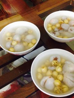 Hình của món Chè Sen - Vải Thiều.