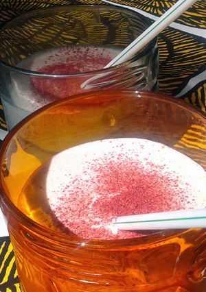 Una foto de Smoothie vegano de arándanos rojos y ortigas 