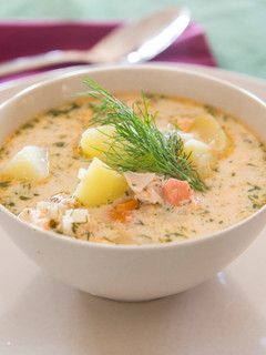 Una foto de Sopa de salmón ahumado
