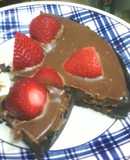 Tarta sin hornear, oreo, ganache y frutillas
