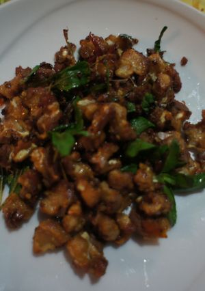 รูปของ เอ็นไก่ทอดผักกะเพรา