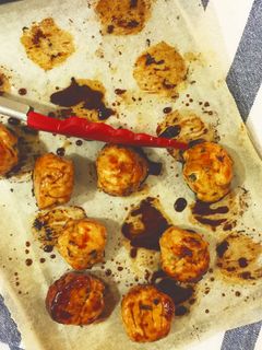 A picture of Tsukune Meatballs.