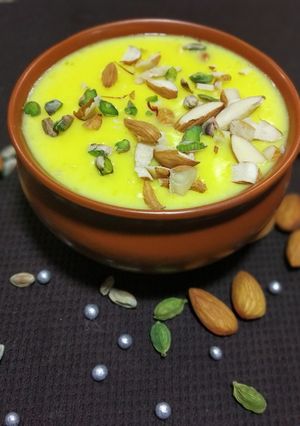 बासुंदी(Basundi recipe Hindi) रेसिपी मुख्य फोटो