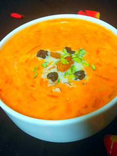 गाजर की स्वादिस्ट खीर (Gajar ki swadisht kheer recipe in hindi) रेसिपी मुख्य फोटो