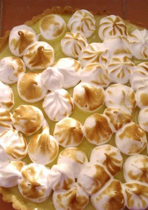Una foto de Tarta de limón y merengue