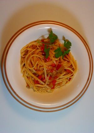 Una foto de Espaguetis con verduras