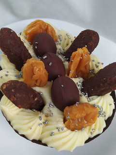 Una foto de Huevos de Pascua Rellenos con Ganache de Chocolate Blanco