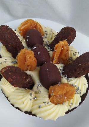 Una foto de Huevos de Pascua Rellenos con Ganache de Chocolate Blanco