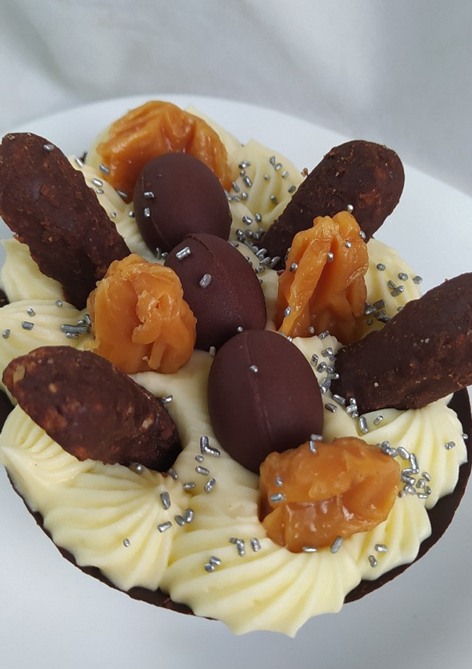 Una foto de Huevos de Pascua Rellenos con Ganache de Chocolate Blanco