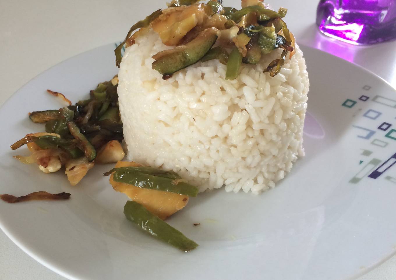 Arroz con pechuga de pollo y verduras