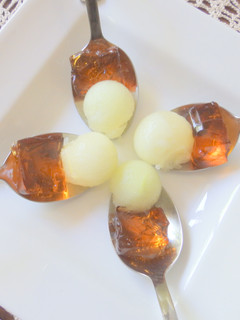 Una foto de Aperitivo de melón y gelatina de moscatel