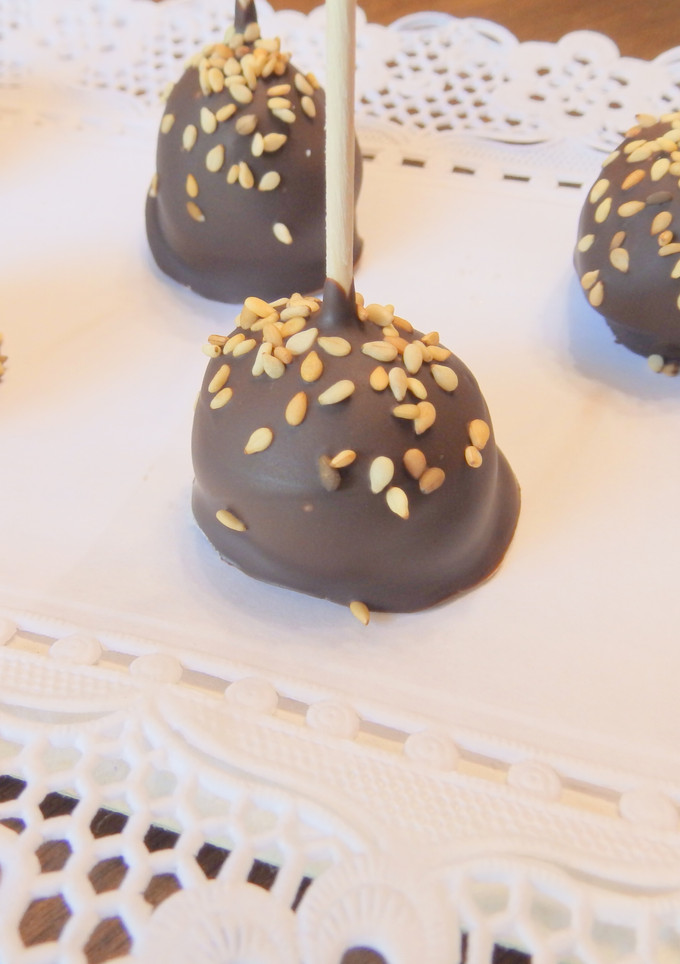 Una foto de Bombones de roquefort y queso de cabra con chocolate