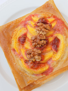 Una foto de Pasteles de pasta filo con higos, nectarina y nueces