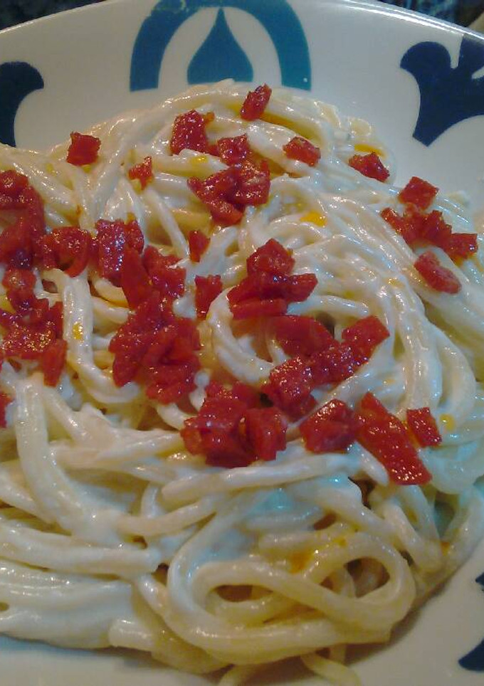 Una foto de Espaguetis con Salsa Roquefort y Peperoni