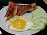Bánh mỳ cuộn bacon và cheese
